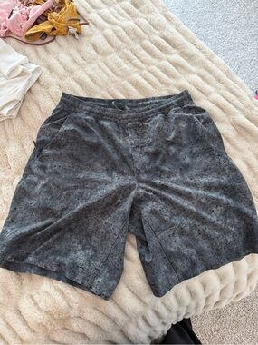 Lululemon pace breaker shorts